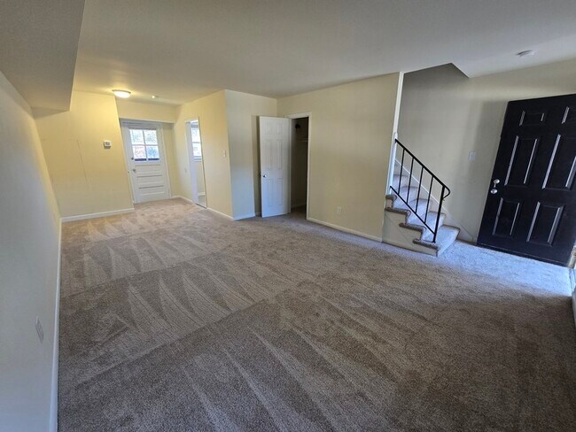 Building Photo - 5200 Collindale Rd