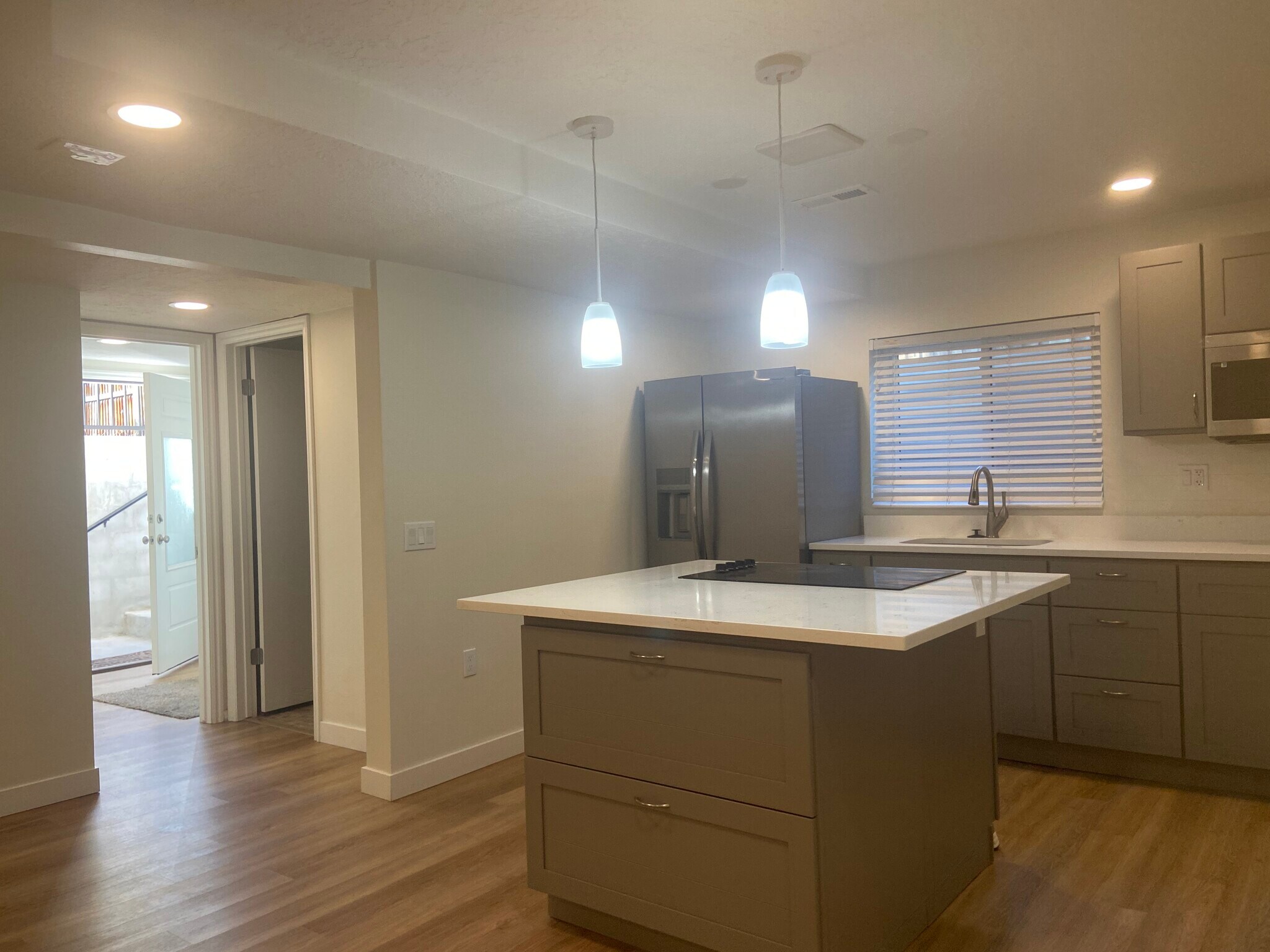 Building Photo - 8746 S 1440 W