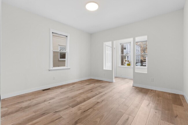 Building Photo - 3 Edison Pl