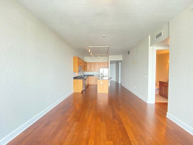 Building Photo - 2 Bedroom 2 Bath VUE Condo -- Application ...