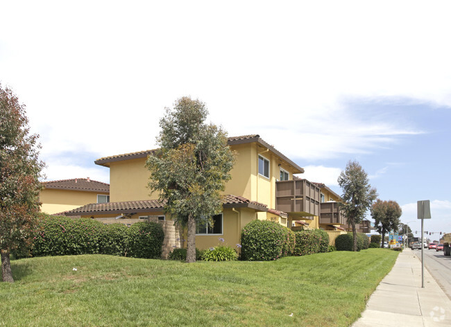 Building Photo - Sea Breeze Apartments