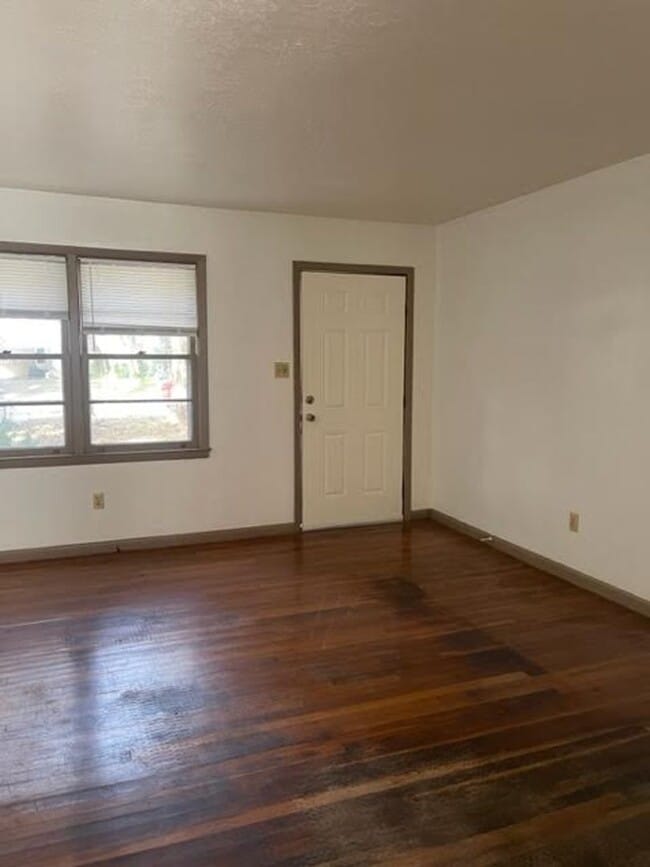 Building Photo - Section 8 Accepted on the 3 bedroom, 1 bath home.