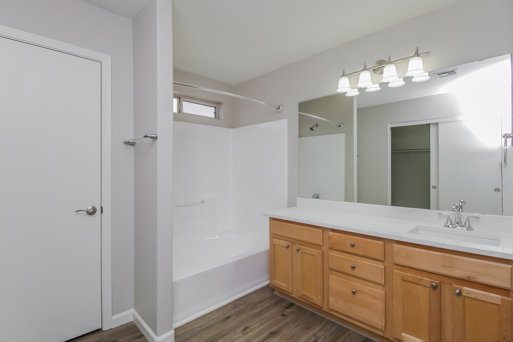 Building Photo - 8739 E Lindner Ave