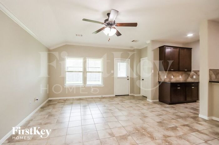 Building Photo - 9226 Chloe Dr