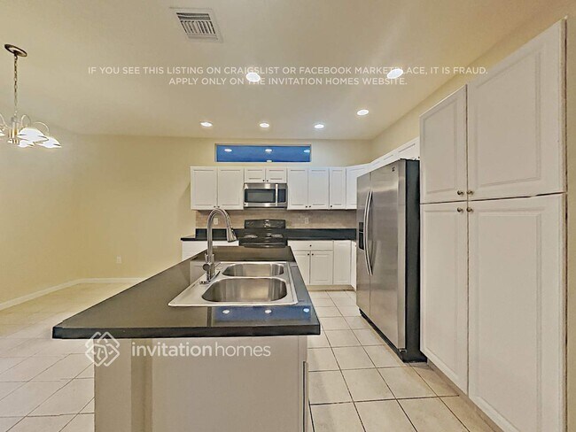 Building Photo - 5352 SW 155th Ave