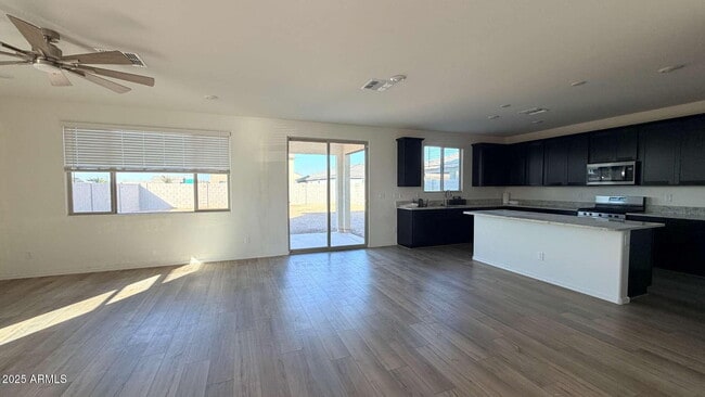 Building Photo - 36658 W San Alvarez Ave