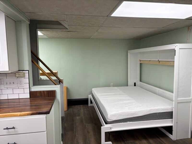 Building Photo - 823 3rd Ave