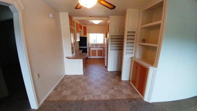 Building Photo - Comfortable 3/Bed-2 Bath Home with a Deck and Fenced Backyard