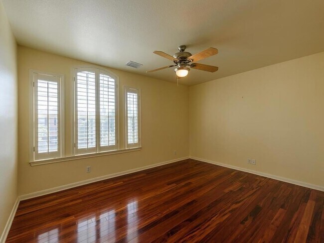 Building Photo - 11704 Emerald Falls Dr