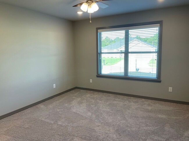 Building Photo - 104 Pr Crk Rd