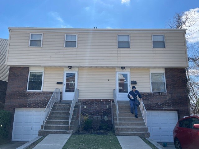 Building Photo - 606 Bigelow St