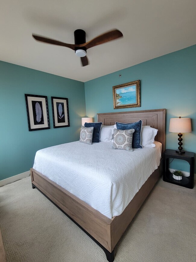 Building Photo - 801 E Beach Dr