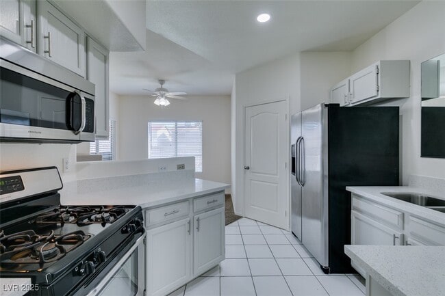 Building Photo - 5525 W Flamingo Rd