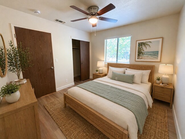 Building Photo - Easy access to Davis bike paths for convenient commuting and recreation