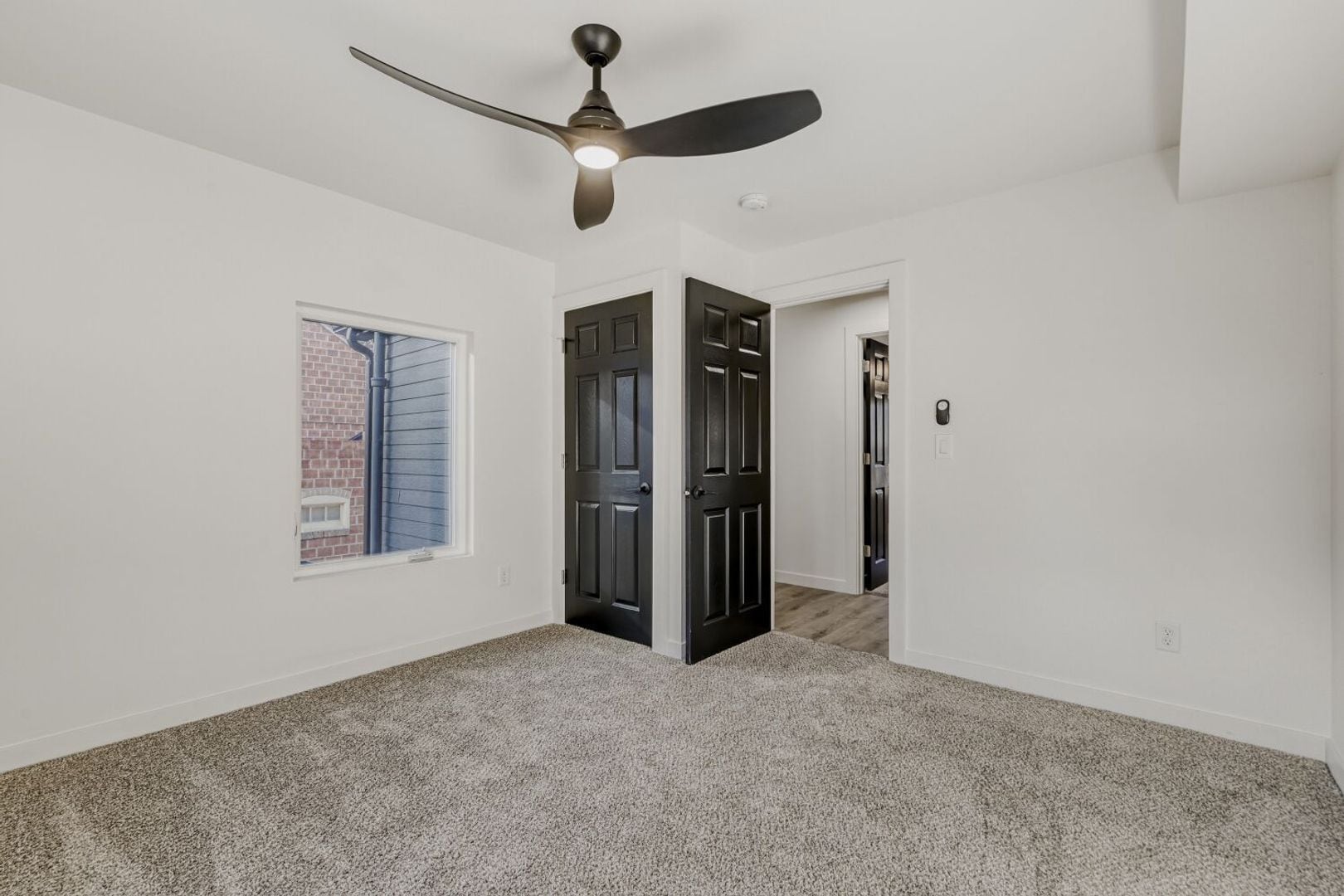 Building Photo - 946 Pratt St