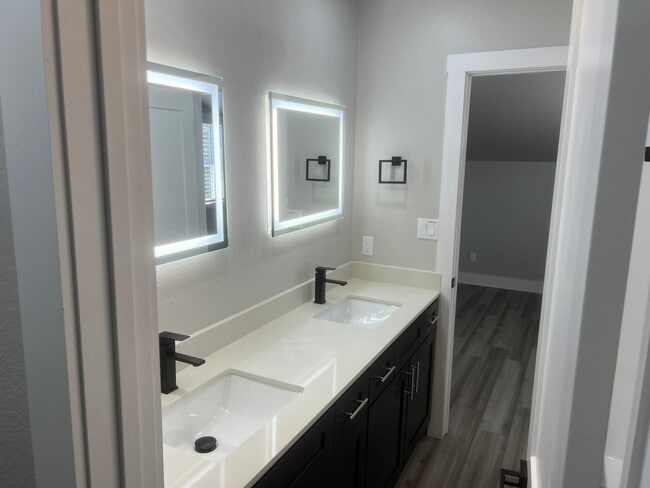 Building Photo - 2162 Airport Rd