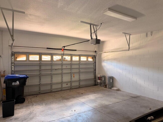 Building Photo - 5768 Los Palma Vista Dr