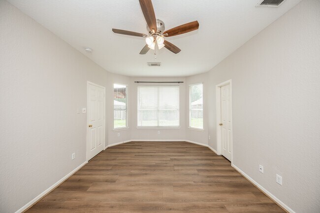 Building Photo - 14618 Rochelle Ct