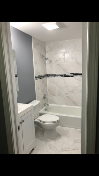 Building Photo - 6 Colonial Dr