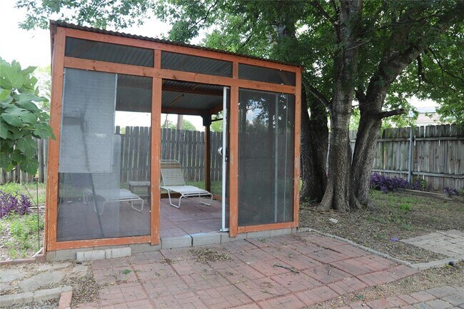 Building Photo - 7807 Bixler Dr