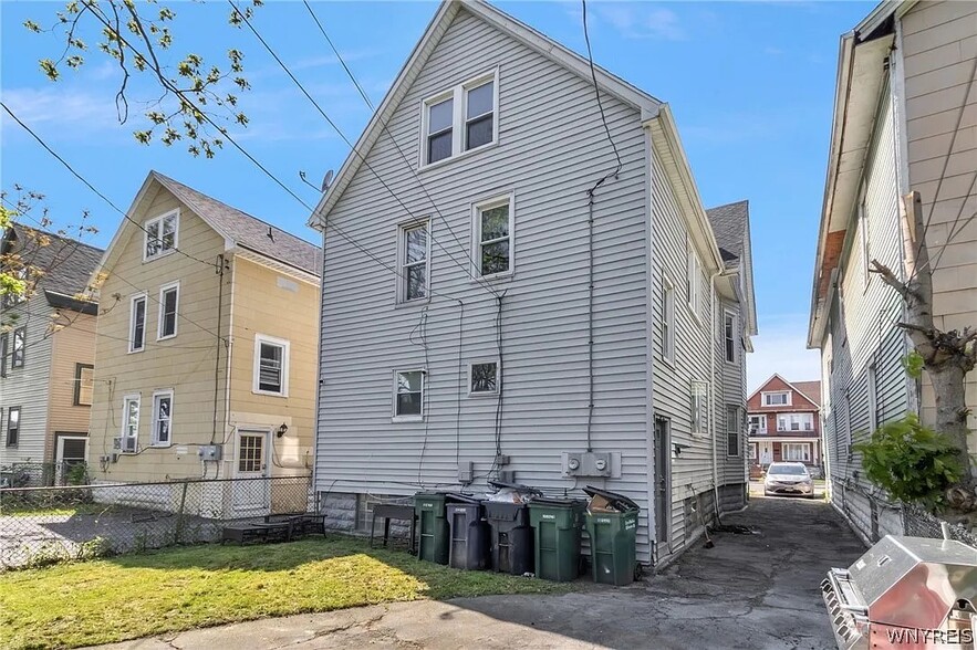 Building Photo - 215 Stevenson St