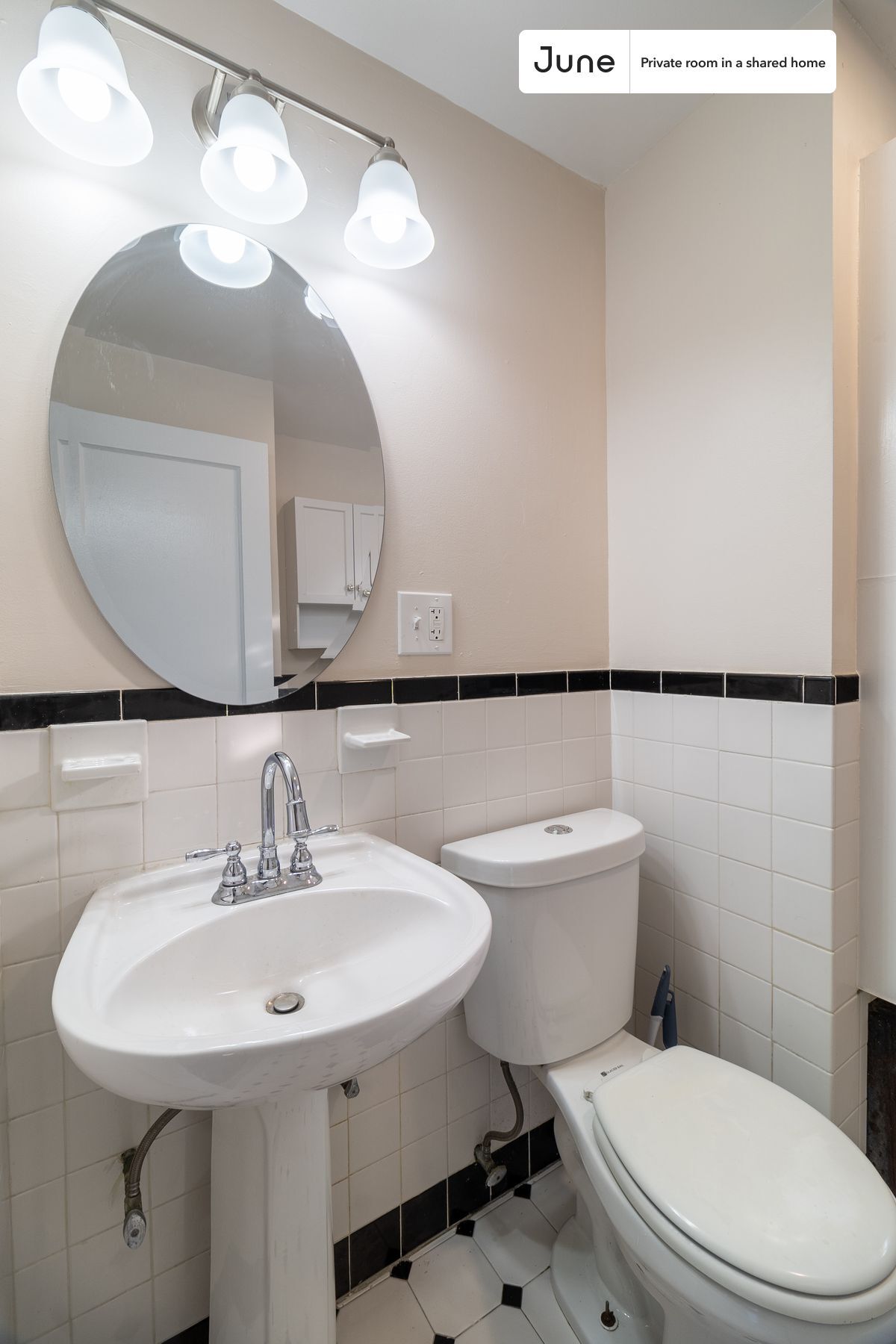 Building Photo - Room in Shared 6 bed/2 bath home