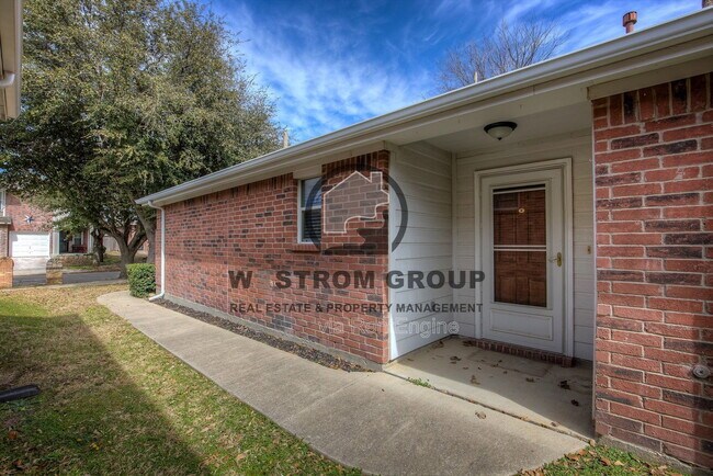 Building Photo - 8821 Highland Orchard Dr