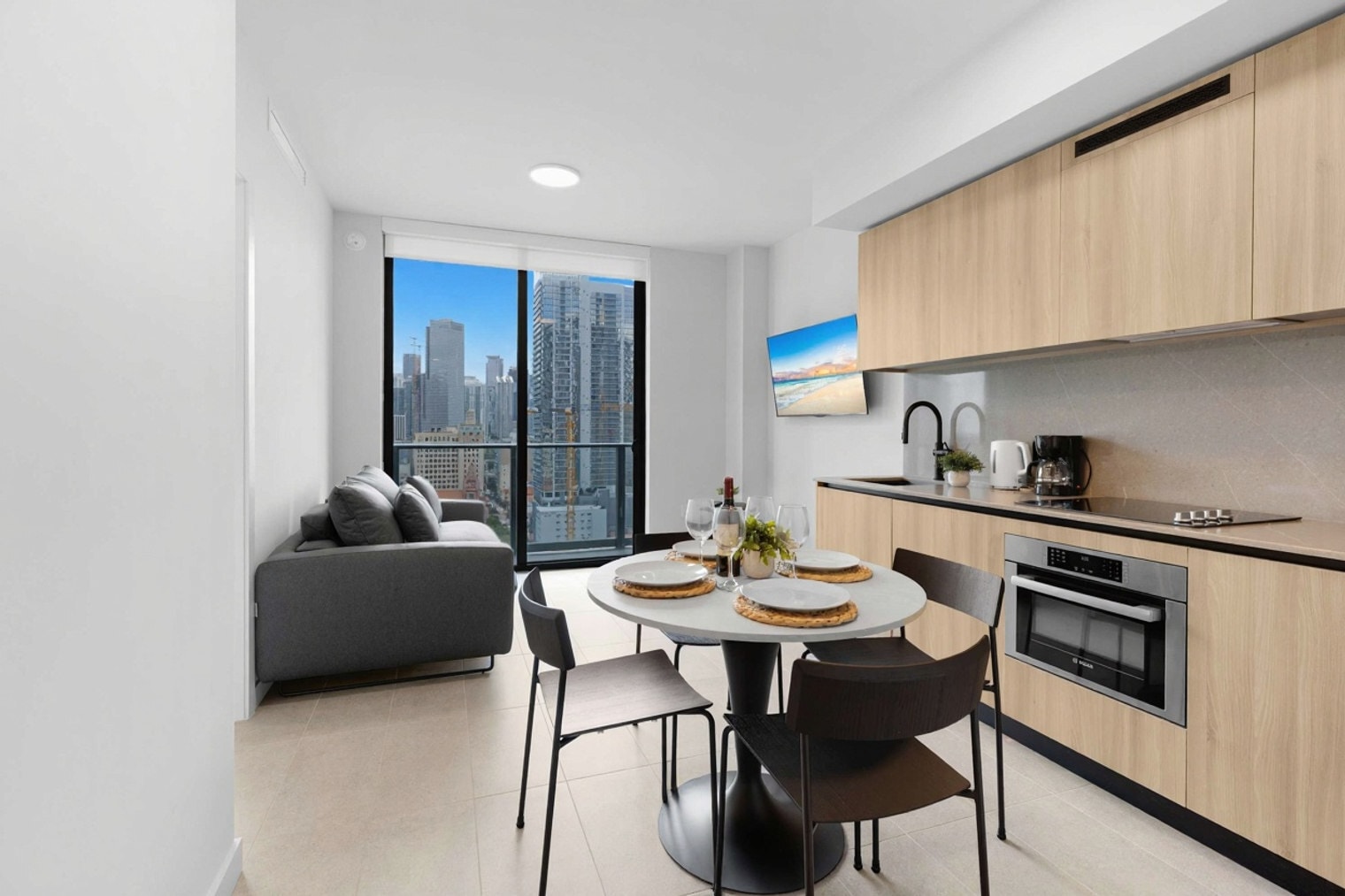 Building Photo - 501 NE 1st Ave