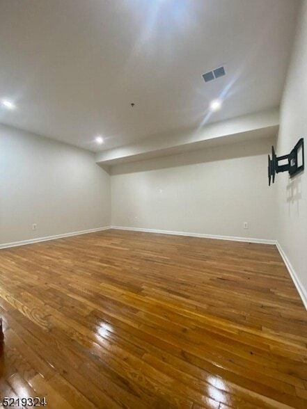 Building Photo - 1427 S Wood Ave