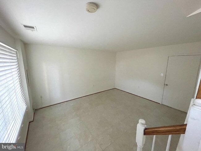 Building Photo - 4080 Fountainside Ln