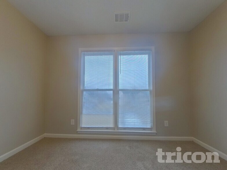 Building Photo - 4901 Martin Farms Rd