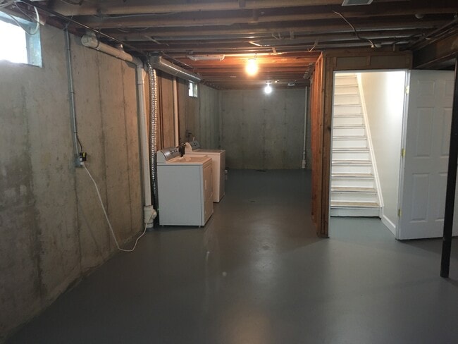 Building Photo - 2655 Dearborn Ave