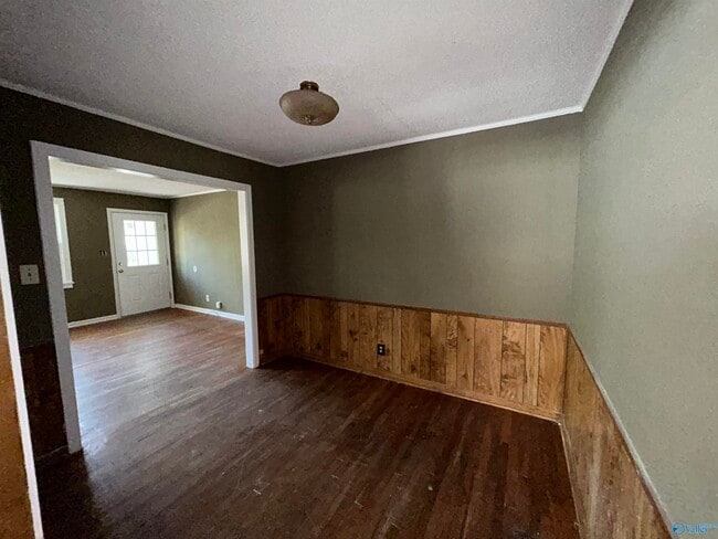 Building Photo - 803 Fairway Dr NW