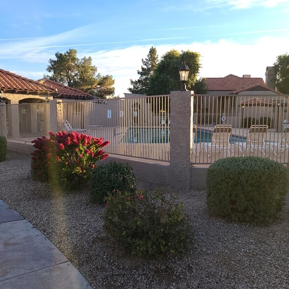 Building Photo - 3491 N Arizona Ave