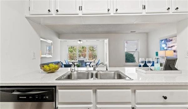 Building Photo - 2601 Camelback Ln