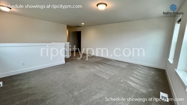 Building Photo - 3928 SE 77th Ave