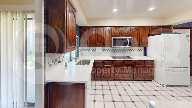 Building Photo - 2212 Canyon Valley Trail