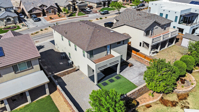 Building Photo - 12352 Stansbury Dr