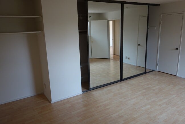 Building Photo - Bright 3-Bed condo with In-Unit Laundry, Pool Access, and Assigned Carport in Fremont