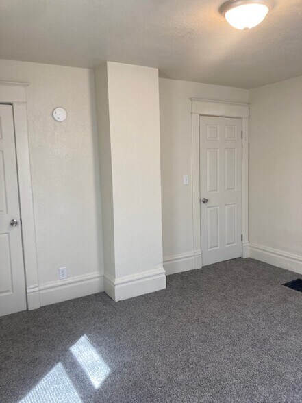 Building Photo - 2419 NE Madison Ave