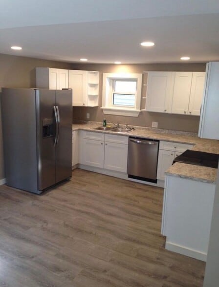 Building Photo - 257 S Main St