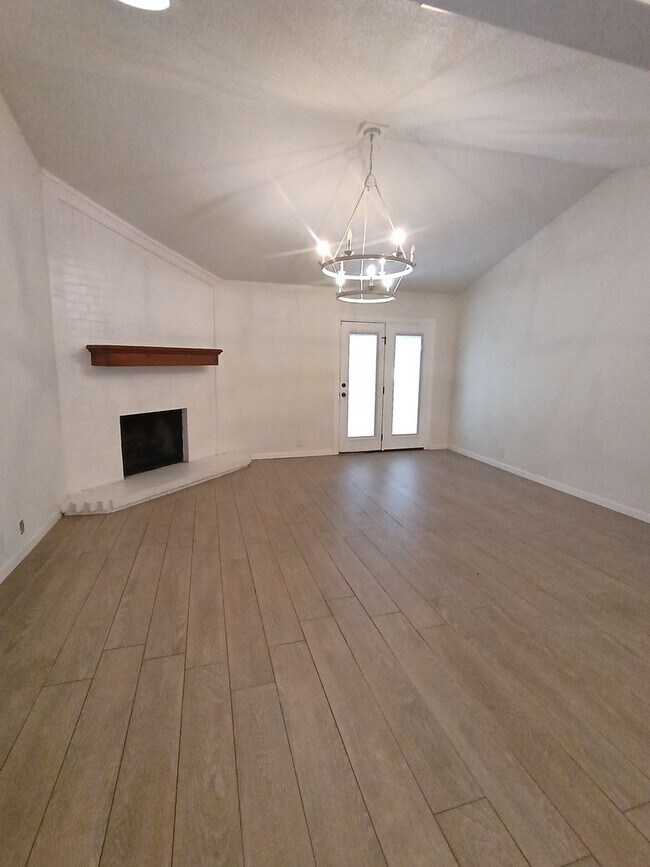 Building Photo - 3214 Bryn Mawr Cir