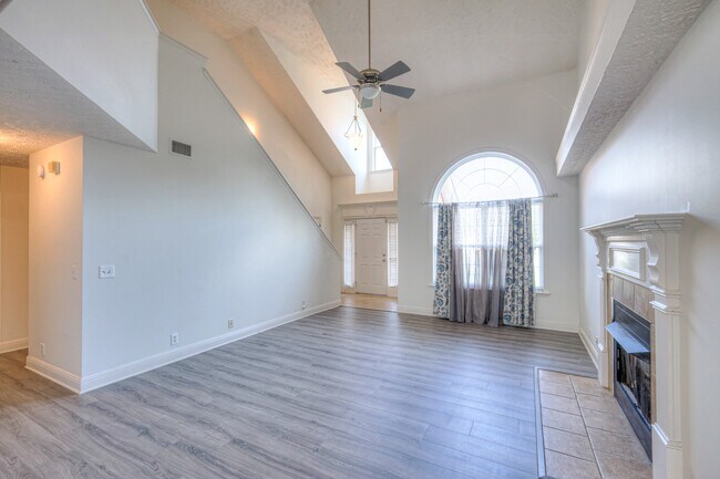 Building Photo - 2609 Westhaven Dr