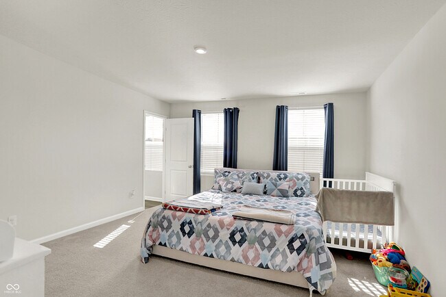 Building Photo - 910 Red Hls Ct