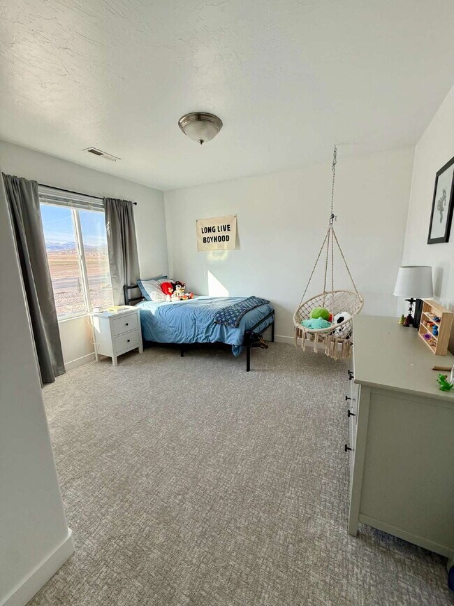 Building Photo - 623 S Jubilee Dr