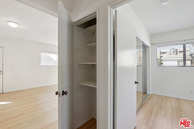 Building Photo - 5429 Troost Ave