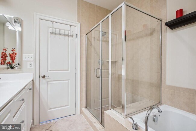Building Photo - 1703 Potomac Greens Dr