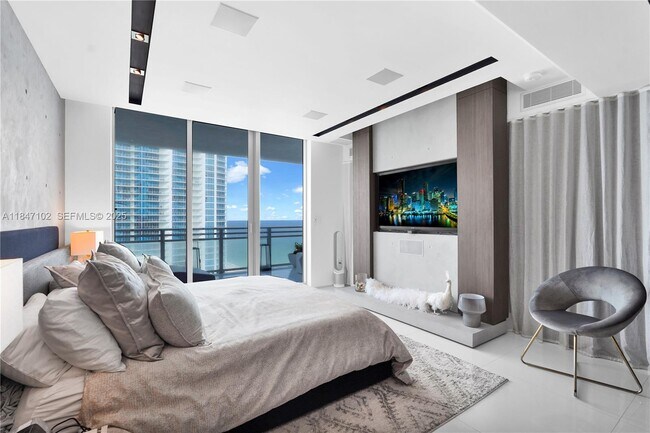 Building Photo - 3535 S Ocean Dr