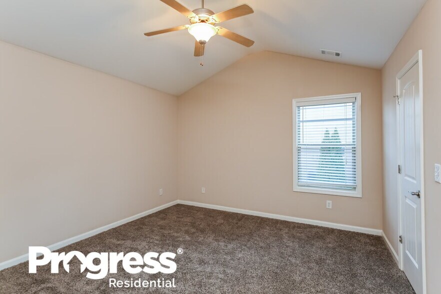 Building Photo - 1393 Sparkling Cove Dr