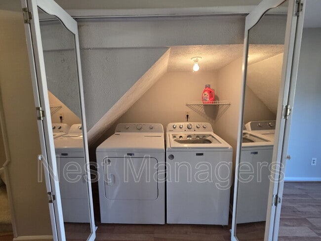 Building Photo - 4618 Fen Ct